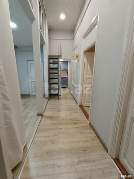 4-otaqlı mənzil kirayə verilir, Nizami m., 80 m²