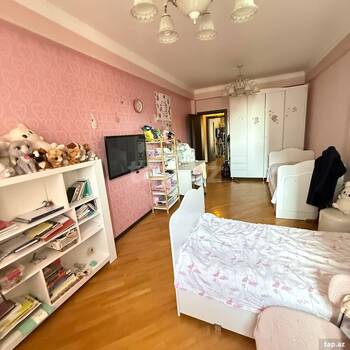 4-otaqlı yeni tikili, R. Behbudov küç., 160 m²