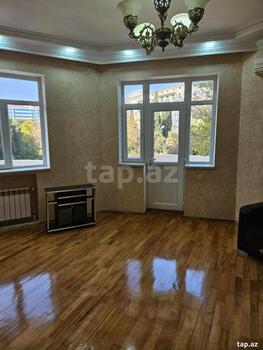 3-otaqlı yeni tikili, 8 Noyabr m., 138 m²