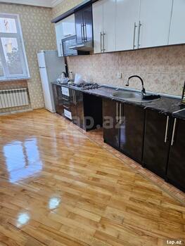 3-otaqlı yeni tikili, 8 Noyabr m., 138 m²