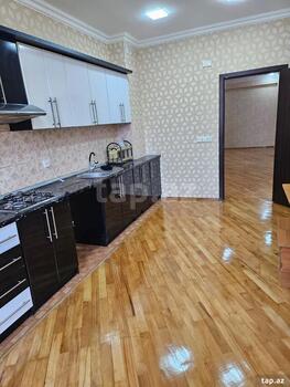 3-otaqlı yeni tikili, 8 Noyabr m., 138 m²