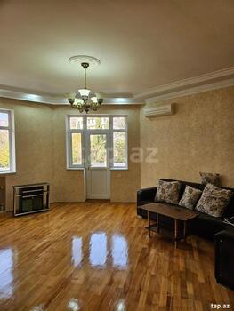 3-otaqlı yeni tikili, 8 Noyabr m., 138 m²