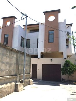 Villa, Gənclik m.