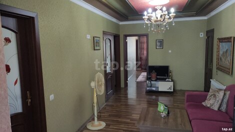 8-otaqlı mənzil, Əhmədli m., 200 m²