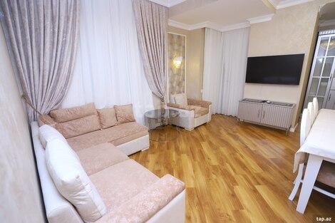2-otaqlı mənzil kirayə verilir, Sahil m., 100 m²