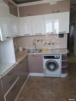 4-otaqlı mənzil kirayə verilir, Ə.Naxçıvani küç., 100 m²