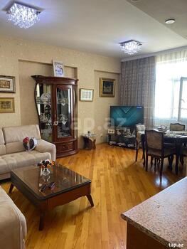 2-otaqlı yeni tikili, İnşaatçılar m., 68 m²