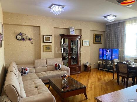 2-otaqlı yeni tikili, İnşaatçılar m., 68 m²