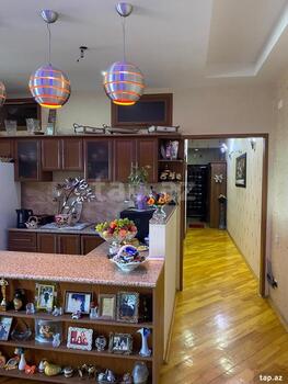 2-otaqlı yeni tikili, İnşaatçılar m., 68 m²