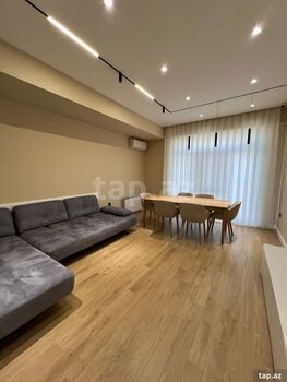 4-otaqlı yeni tikili, Elmlər Akademiyası m., 185 m²