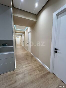 4-otaqlı yeni tikili, Elmlər Akademiyası m., 185 m²