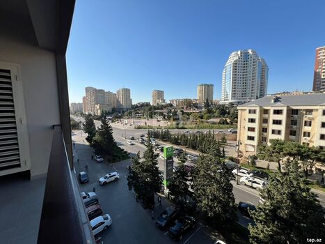 4-otaqlı yeni tikili, Elmlər Akademiyası m., 185 m²
