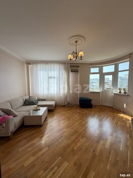 4-otaqlı yeni tikili, İnşaatçılar m., 150 m²