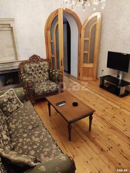 2-otaqlı mənzil, 28 May m., 70 m²