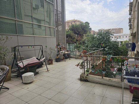 2-otaqlı mənzil, D.Əliyeva küç., 70 m²