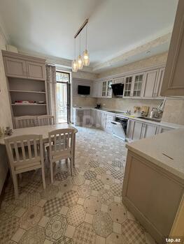 4-otaqlı yeni tikili kirayə verilir, Ağ Şəhər., 160 m²