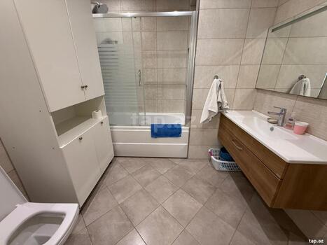 4-otaqlı yeni tikili kirayə verilir, Ağ Şəhər., 160 m²