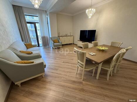 4-otaqlı yeni tikili kirayə verilir, Ağ Şəhər., 160 m²