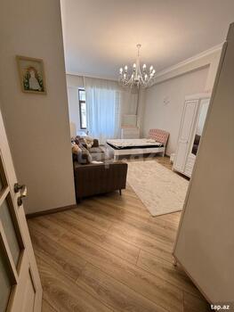 4-otaqlı yeni tikili kirayə verilir, Ağ Şəhər., 160 m²