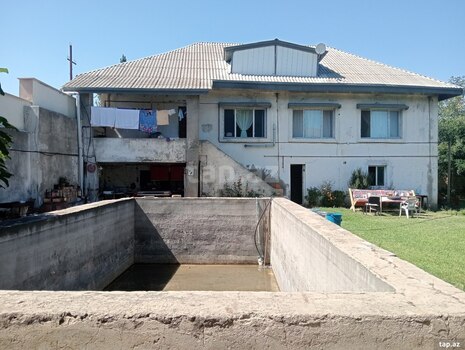 Bağ evi, Novxanı qəs.
