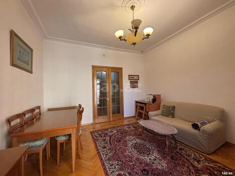 4-otaqlı mənzil, İnşaatçılar pr., 110 m²