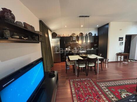 4-otaqlı mənzil, İnşaatçılar pr., 110 m²