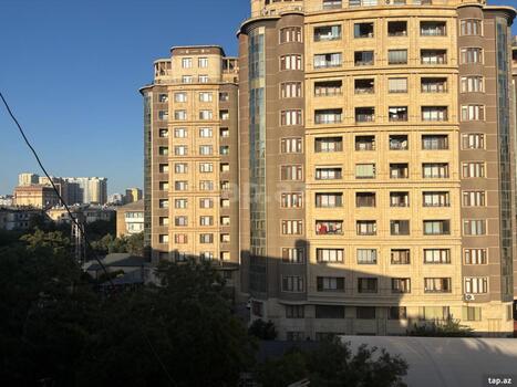 4-otaqlı mənzil, İnşaatçılar pr., 110 m²