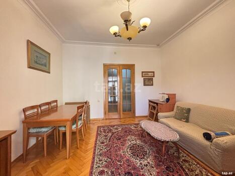 4-otaqlı mənzil, İnşaatçılar pr., 110 m²