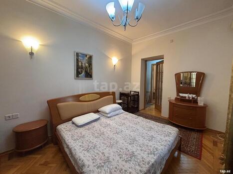 4-otaqlı mənzil, İnşaatçılar pr., 110 m²