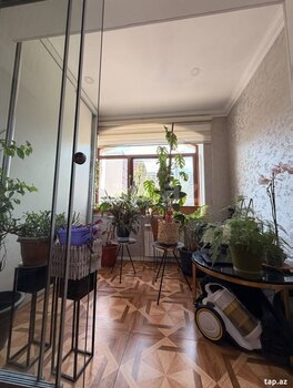 4-otaqlı mənzil, Gülarə Qədirbəyova küç., 110 m²