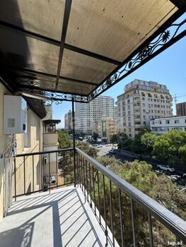 2-otaqlı mənzil, Əbdürrəhim Bəy Haqverdiyev küç., 50 m²