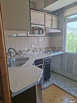 3-otaqlı mənzil kirayə verilir, Şəki ş., 72 m²