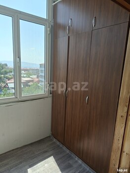 3-otaqlı mənzil kirayə verilir, Şəki ş., 72 m²