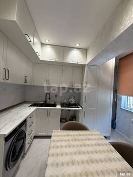 4-otaqlı mənzil, Cəmşid Naxçıvanskı küç., 110 m²