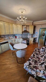 4-otaqlı yeni tikili, Nərimanov r., 169 m²