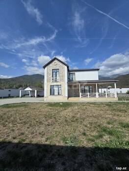 Villa, Qəbələ r.
