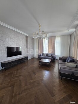 Villa, Qəbələ r.