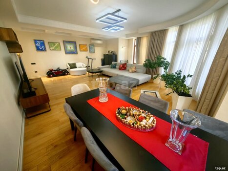 4-otaqlı yeni tikili, Üzeyir Hacıbəyli küç., 205 m²