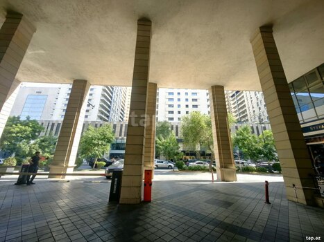 4-otaqlı yeni tikili, Üzeyir Hacıbəyli küç., 205 m²