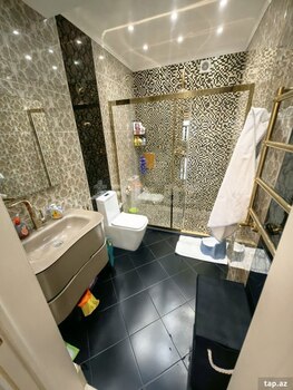 4-otaqlı yeni tikili, Üzeyir Hacıbəyli küç., 205 m²