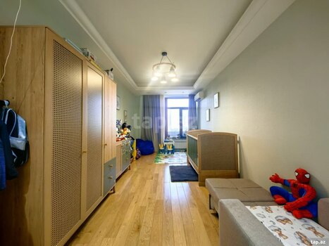 4-otaqlı yeni tikili, Üzeyir Hacıbəyli küç., 205 m²