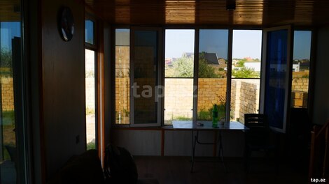 Bağ evi, Novxanı qəs.