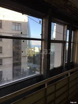 3-otaqlı mənzil, İzzət Nəbiyev küç., 80 m²