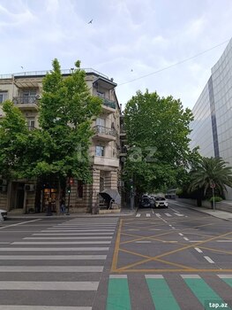 3-otaqlı mənzil, 28 May m., 82 m²