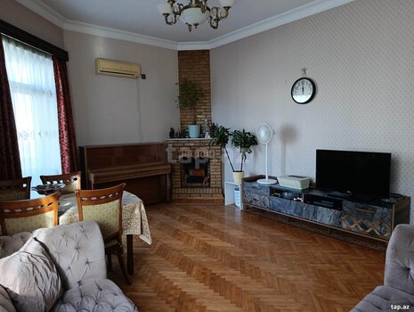 3-otaqlı mənzil, 28 May m., 82 m²