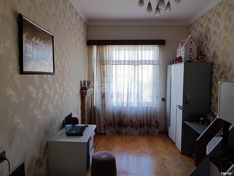 3-otaqlı mənzil, 28 May m., 82 m²