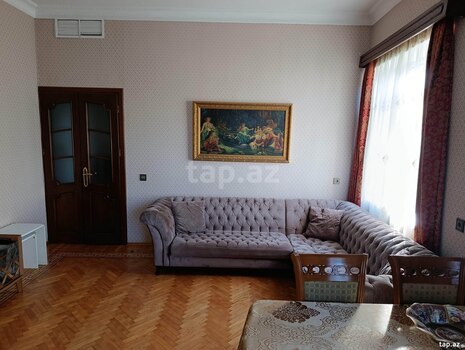 3-otaqlı mənzil, 28 May m., 82 m²