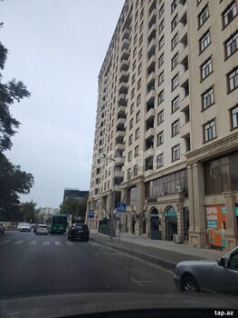 4-otaqlı yeni tikili, Nəsrəddin Tusi küç., 105 m²