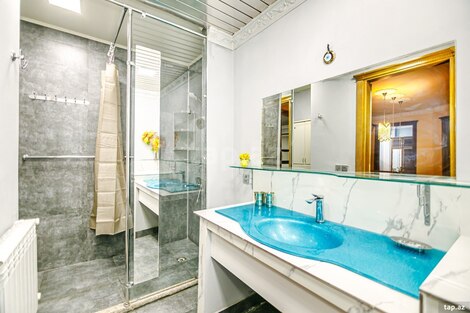4-otaqlı mənzil kirayə verilir, 28 May küç., 140 m²