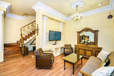 4-otaqlı mənzil kirayə verilir, 28 May küç., 140 m²